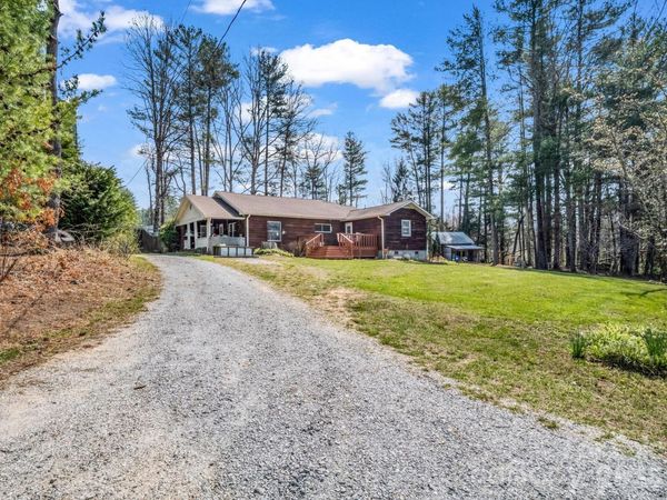 47 Granny Apple Road, Hendersonville, NC 28792