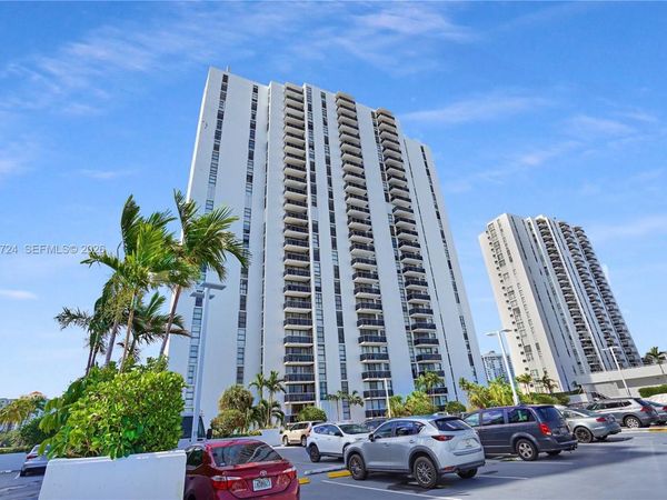 3675 N Country Club Dr, Unit 1501, Aventura, FL 33180