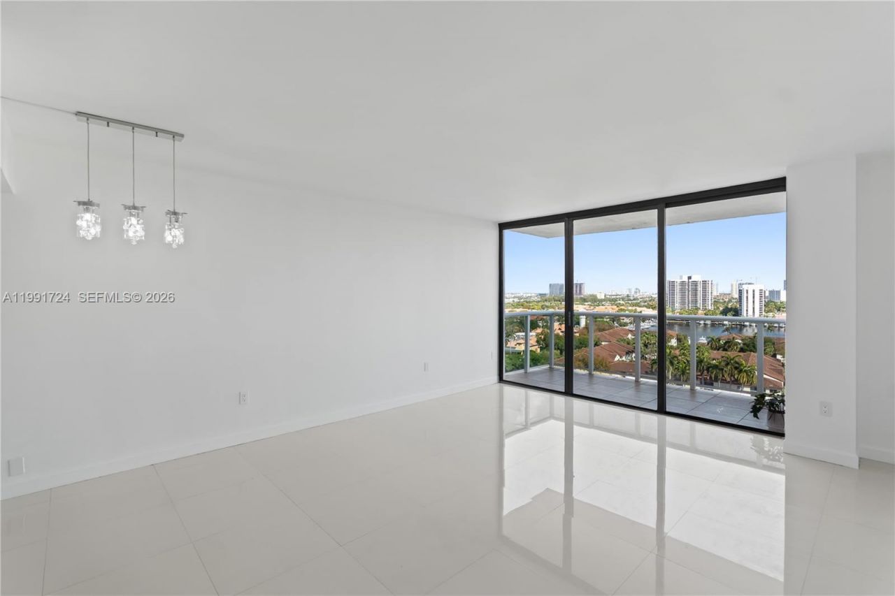 3675 N Country Club Dr, Unit 1501, Aventura, FL 33180 Photo