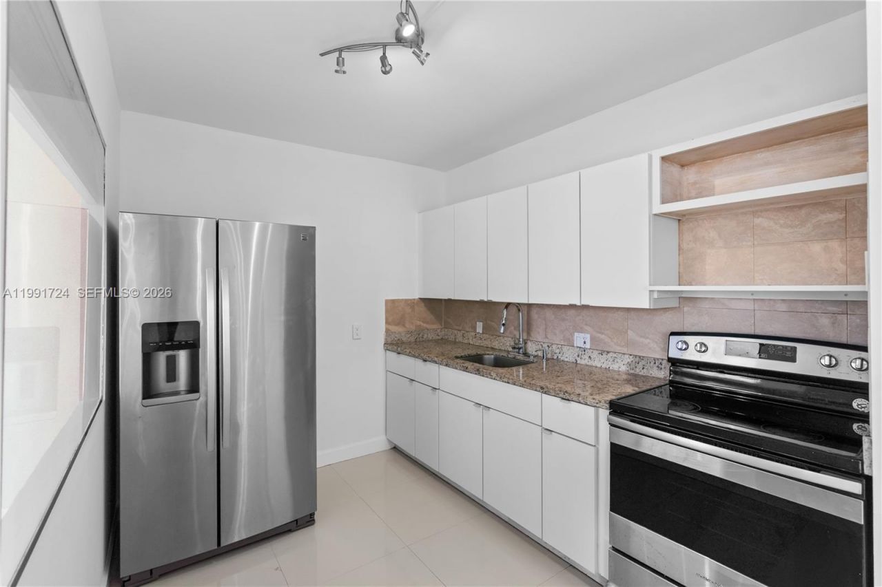 3675 N Country Club Dr, Unit 1501, Aventura, FL 33180 Photo