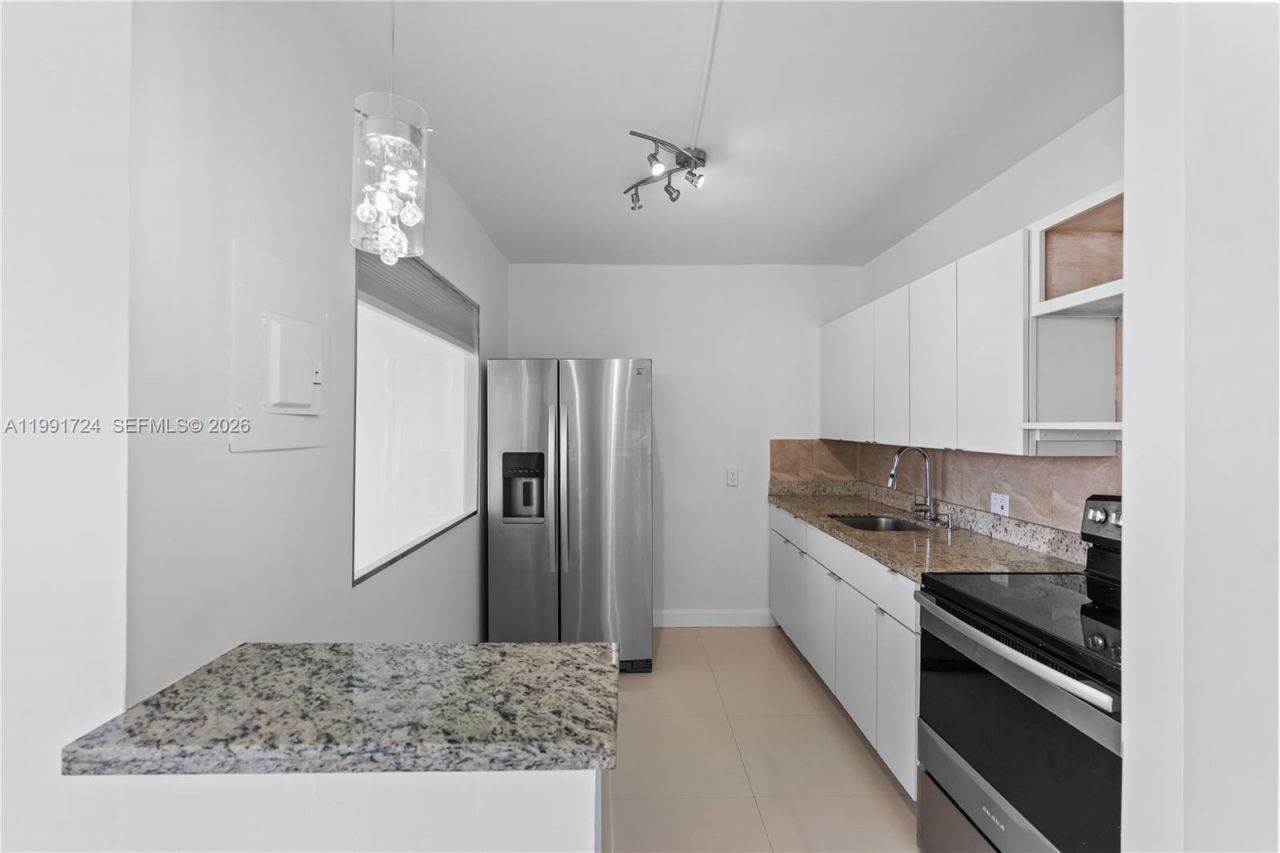 3675 N Country Club Dr, Unit 1501, Aventura, FL 33180 Photo