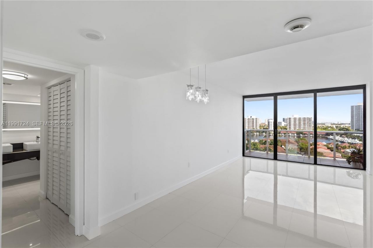 3675 N Country Club Dr , Unit 1501, Aventura, FL 33180 Photo