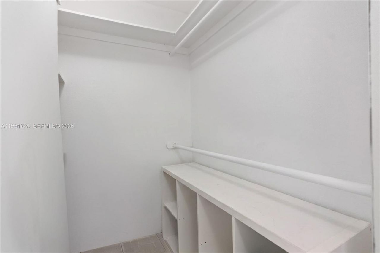 3675 N Country Club Dr, Unit 1501, Aventura, FL 33180 Photo