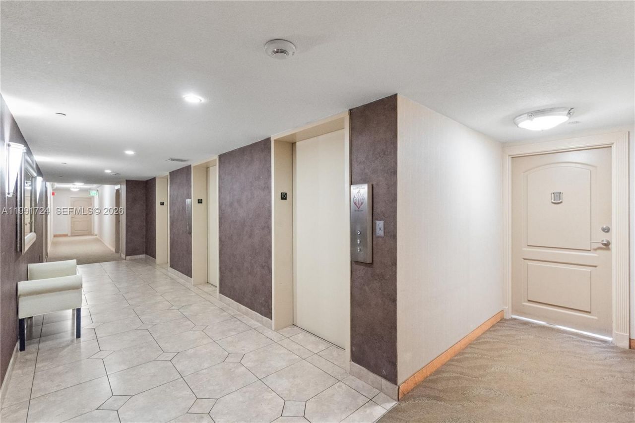 3675 N Country Club Dr , Unit 1501, Aventura, FL 33180 Photo