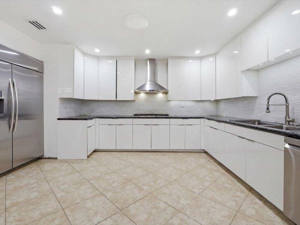 20100 NE 20th Court, Miami, FL 33179