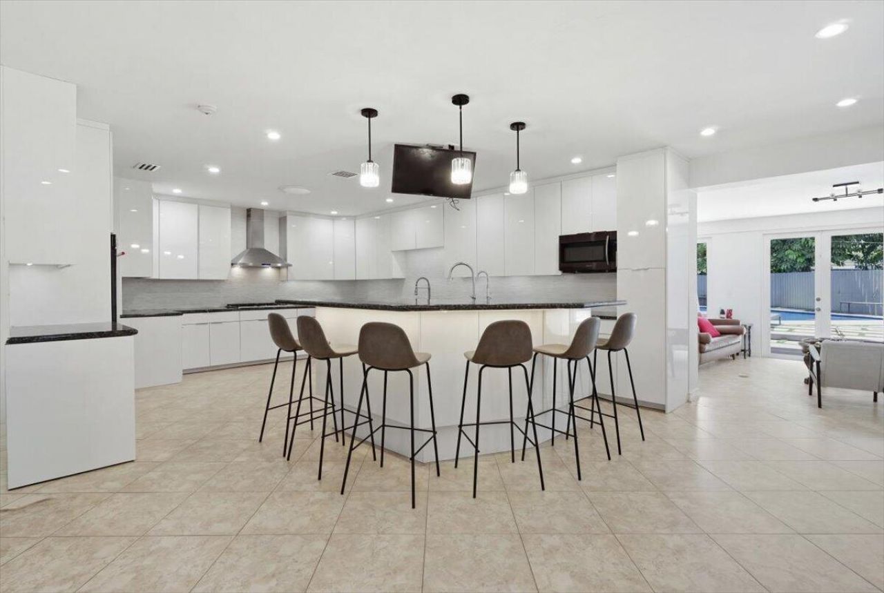 20100 NE 20th Court, Miami, FL 33179 Photo