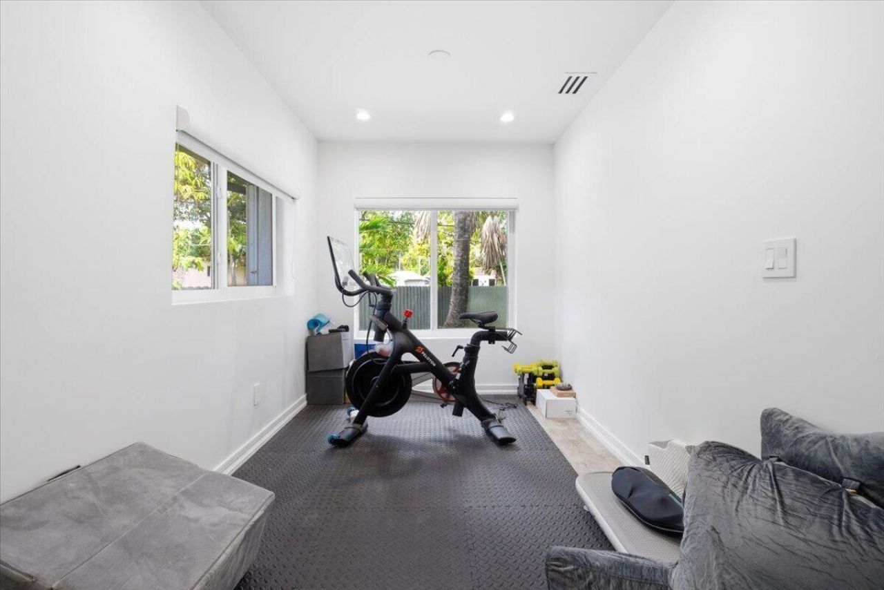 20100 NE 20th Court, Miami, FL 33179 Photo