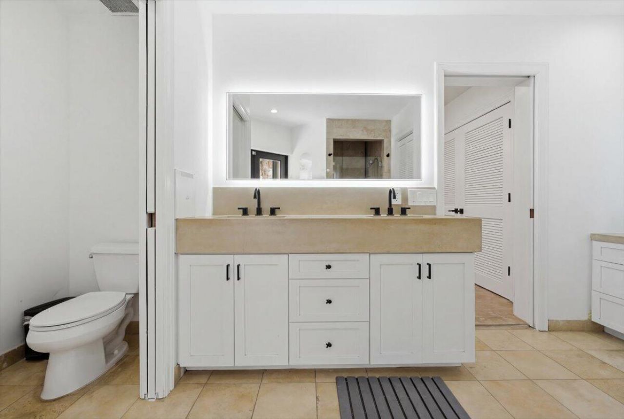 20100 NE 20th Court, Miami, FL 33179 Photo