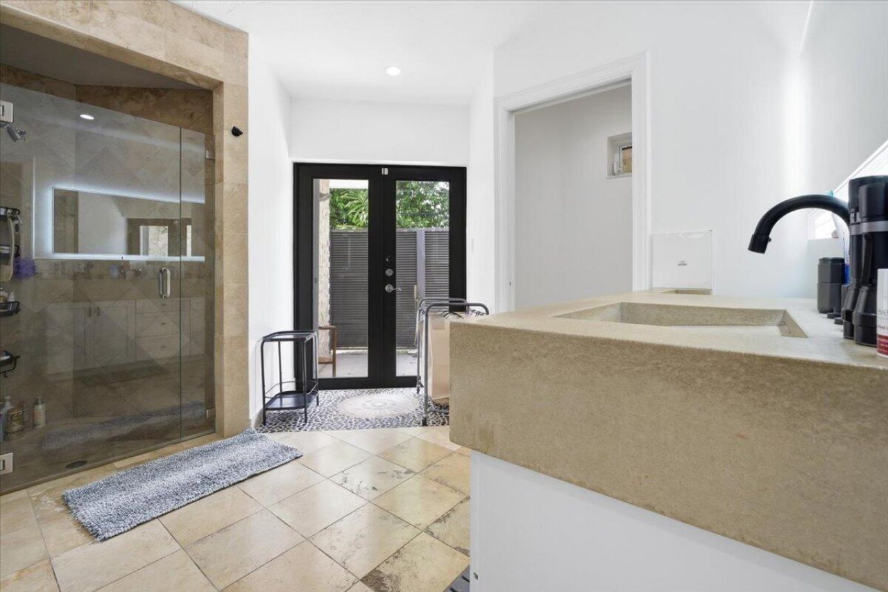 20100 NE 20th Court, Miami, FL 33179 Photo