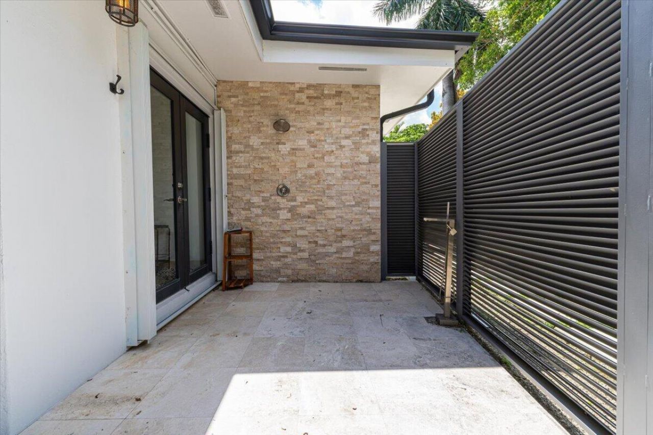 20100 NE 20th Court, Miami, FL 33179 Photo