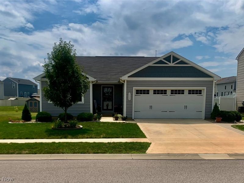 2608 Bishop Oval, Barberton, OH 44203 Photo 2