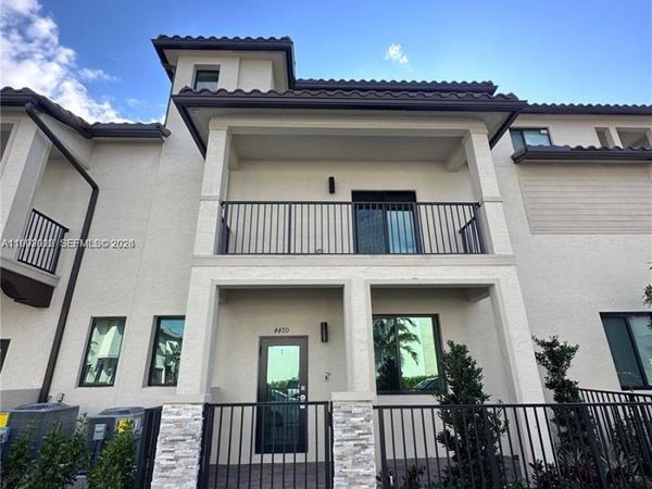 4470 NW 83rd Ave, Doral, FL 33166