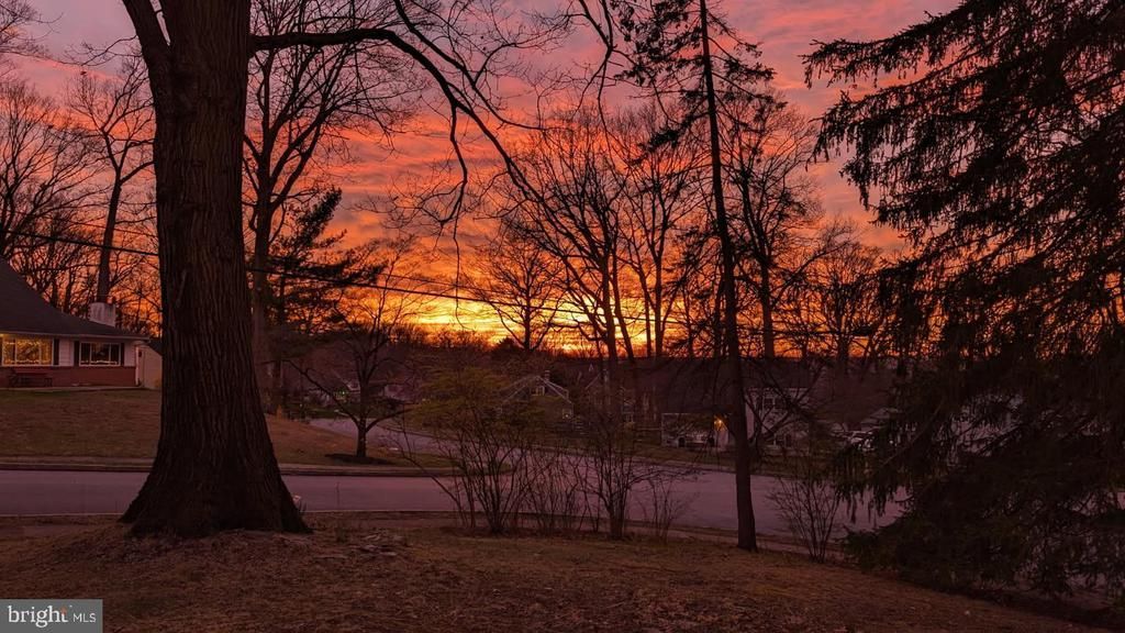 2 SUNSET DRIVE, PAOLI, PA 19301