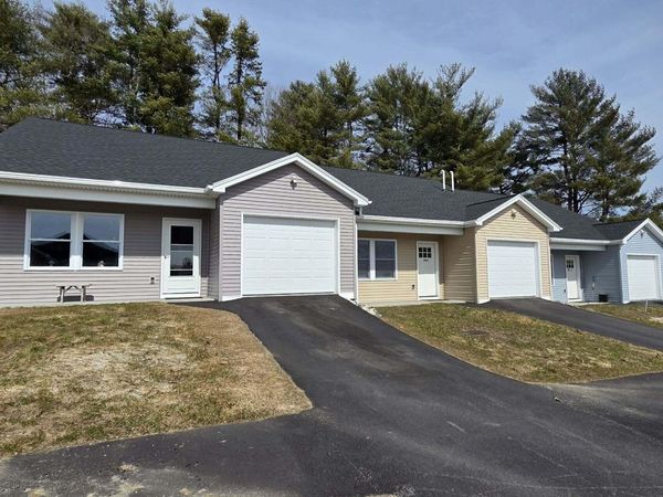 25 Village Circle, Unit 2, Augusta, ME 04330