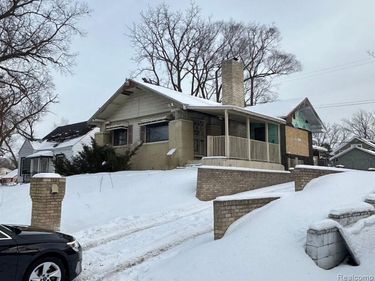 366 E Atherton Road, Flint, MI 48507