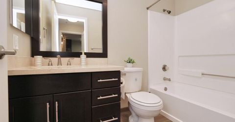 6400 Christie Ave #2304, Unit 2304, Emeryville, CA 94608 Photo