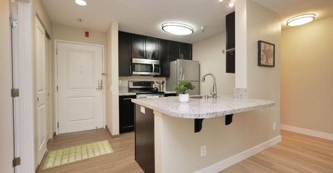 6400 Christie Ave #2304, Unit 2304, Emeryville, CA 94608 Photo