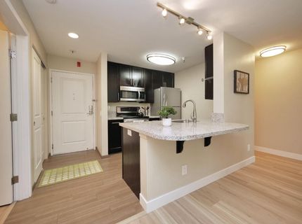 6400 Christie Ave #2304, Unit 2304, Emeryville, CA 94608 Photo