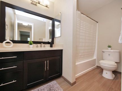6400 Christie Ave #2304, Unit 2304, Emeryville, CA 94608 Photo