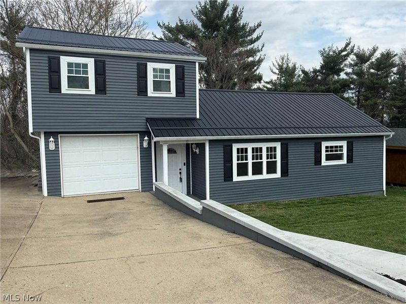 17 Grandview Road, Cambridge, OH 43725 Photo 1