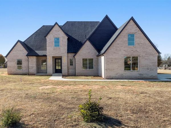 7222 Jordan Drive, Tuttle, OK 73089