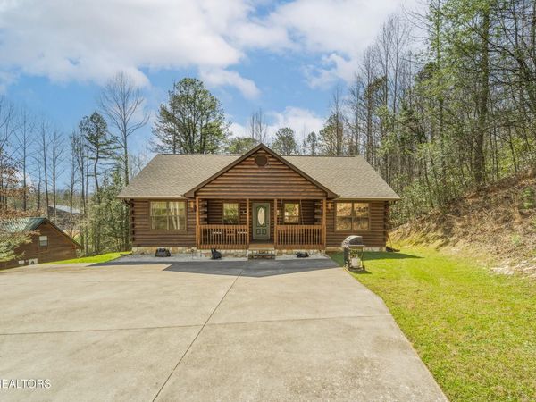 1711 Brent Hills Blvd, Gatlinburg, TN 37738