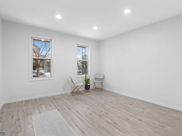 223 Pine St, Unit 1, Elizabeth, NJ 07206