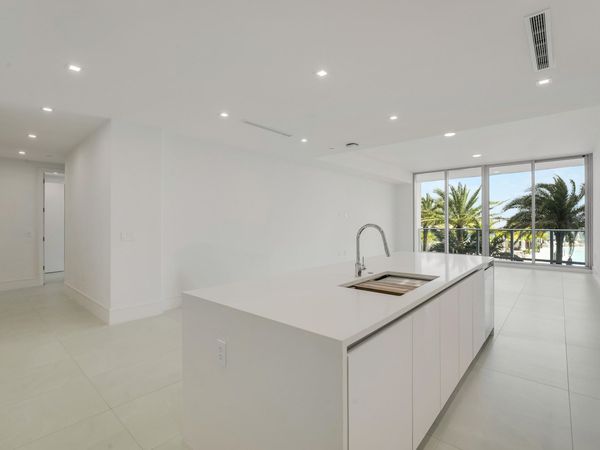 220 Lake Shore Drive, Unit 704, Lake Park, FL 33403