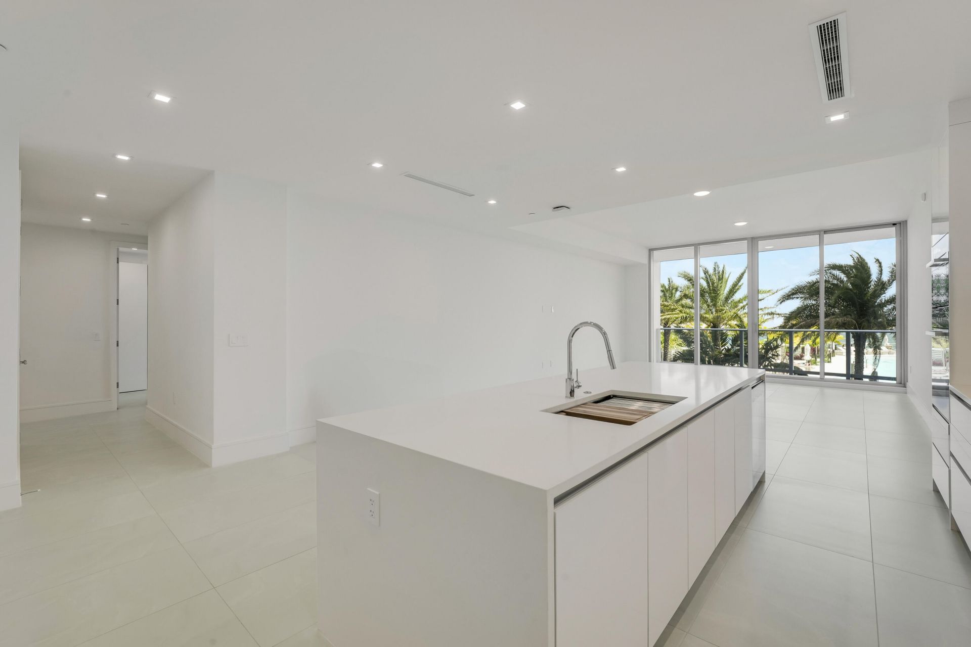 220 Lake Shore Drive, Unit 704, Lake Park, FL 33403 Photo