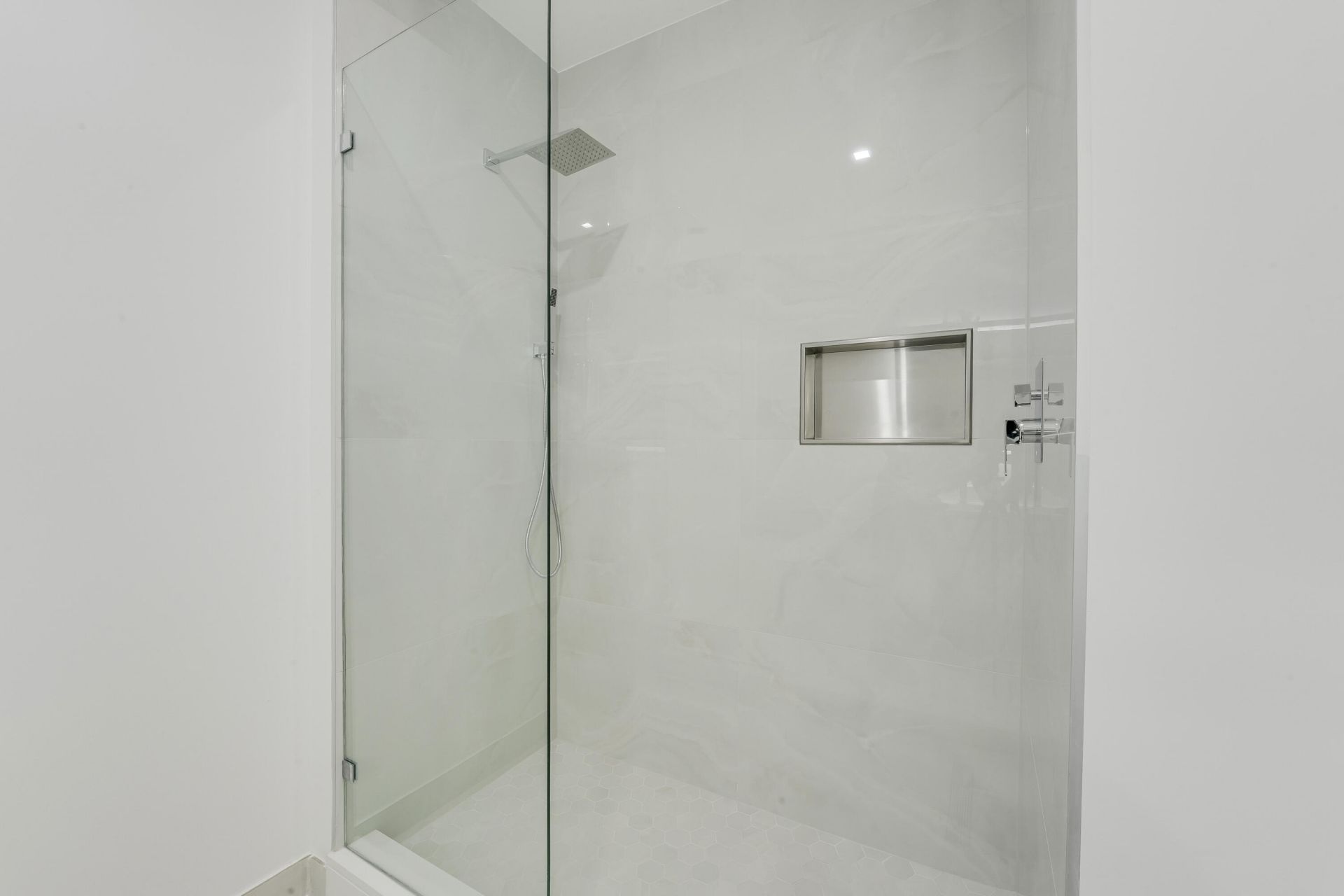 220 Lake Shore Drive, Unit 704, Lake Park, FL 33403 Photo