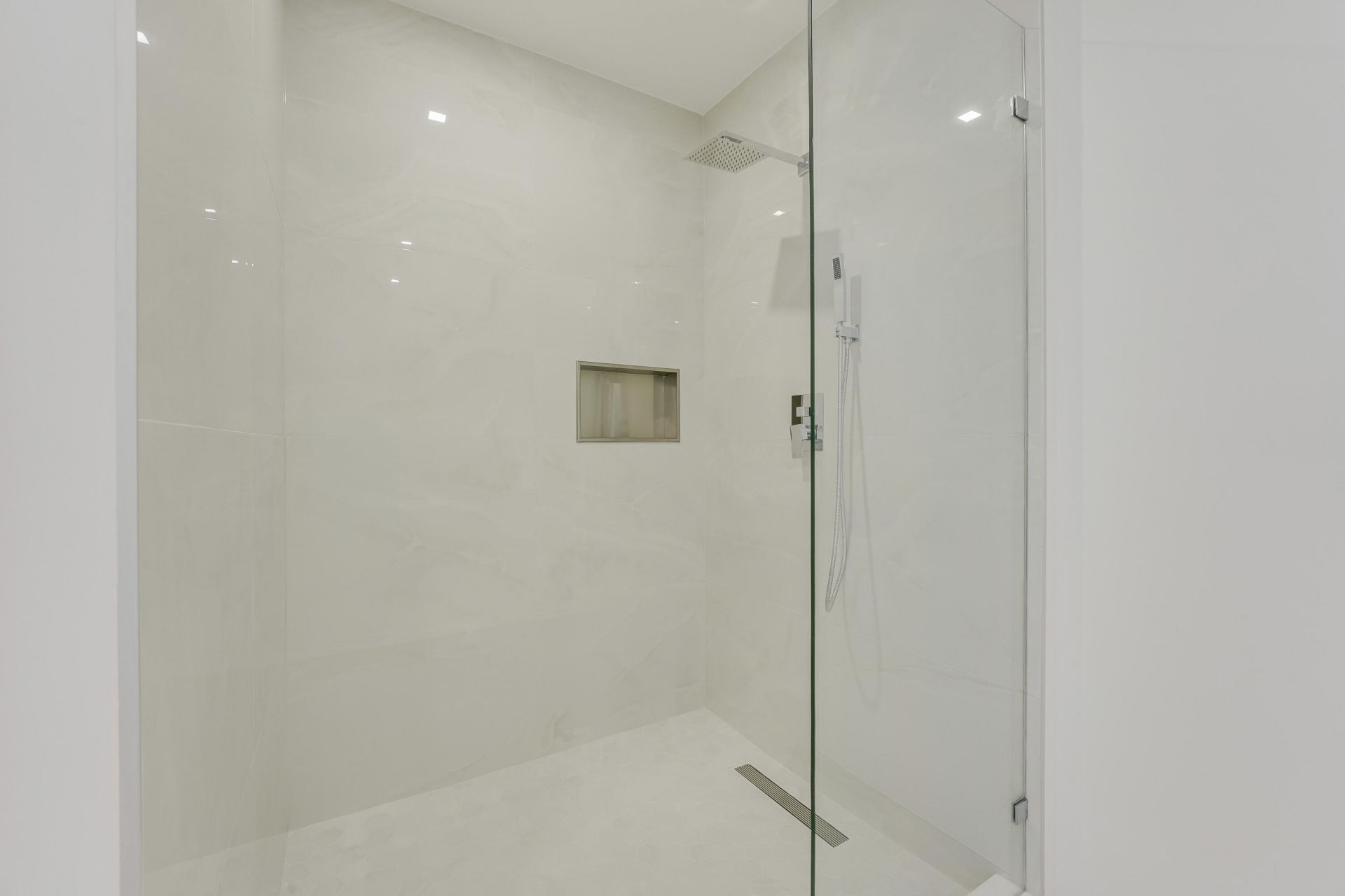 220 Lake Shore Drive, Unit 704, Lake Park, FL 33403 Photo