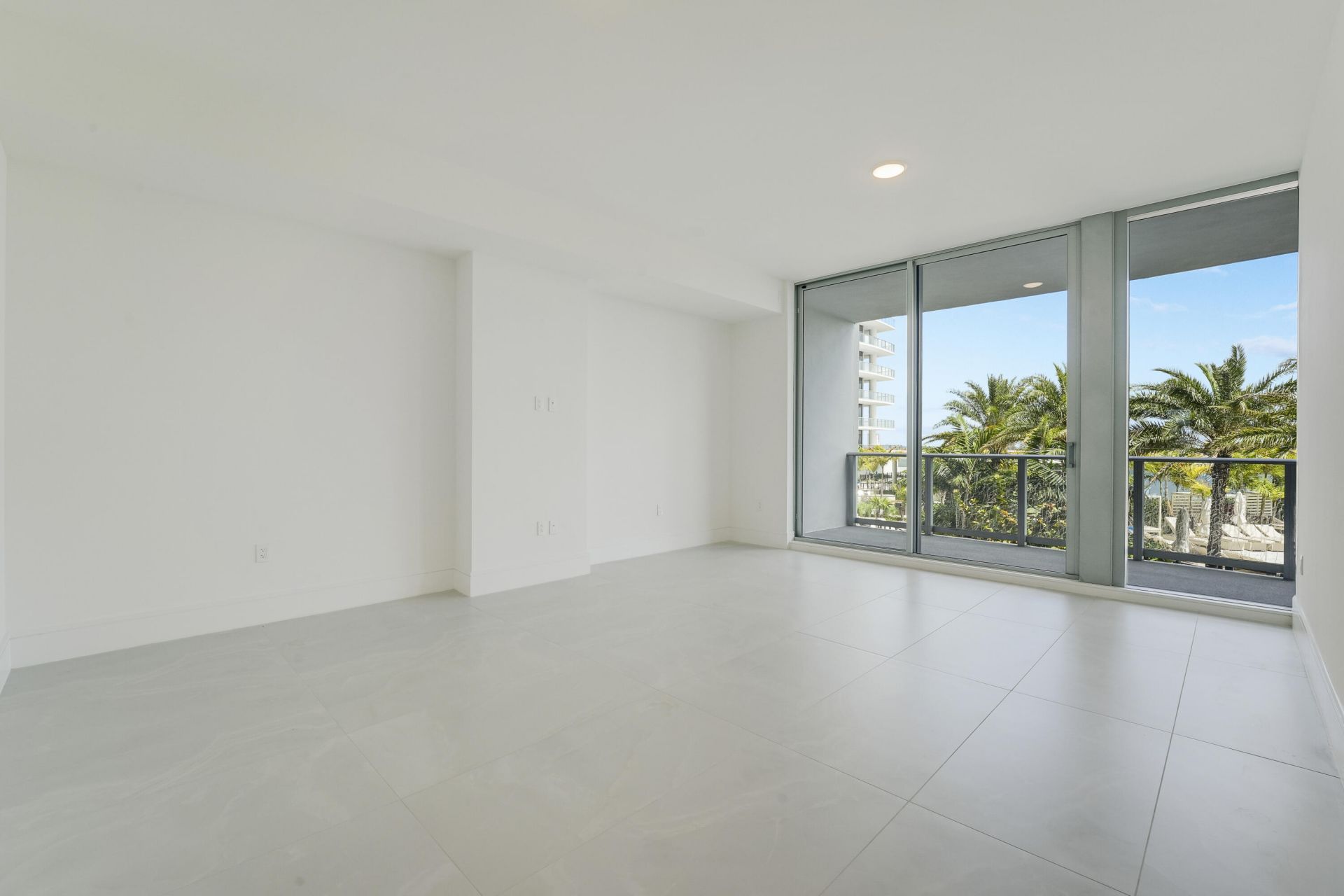 220 Lake Shore Drive, Unit 704, Lake Park, FL 33403 Photo