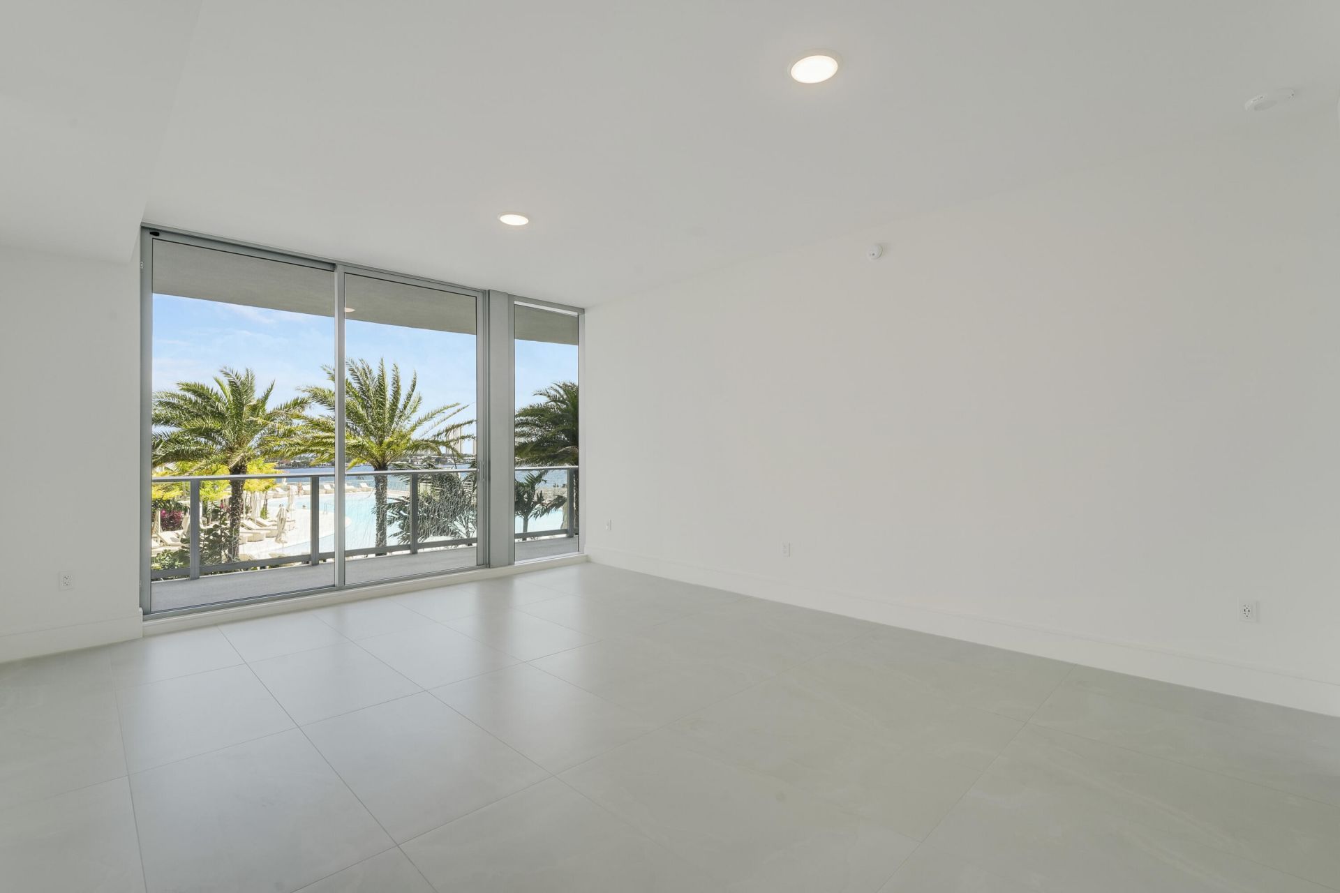 220 Lake Shore Drive, Unit 704, Lake Park, FL 33403 Photo