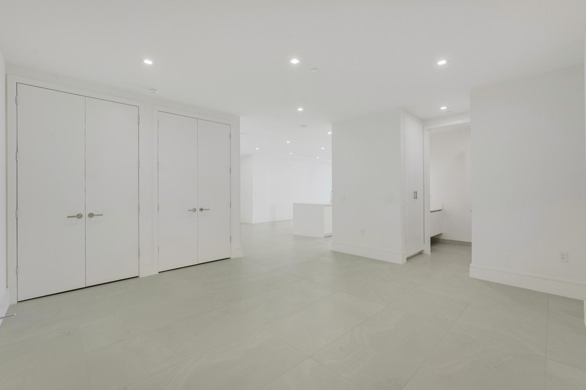 220 Lake Shore Drive, Unit 704, Lake Park, FL 33403 Photo