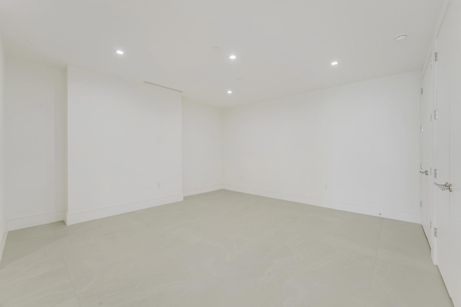 220 Lake Shore Drive, Unit 704, Lake Park, FL 33403 Photo