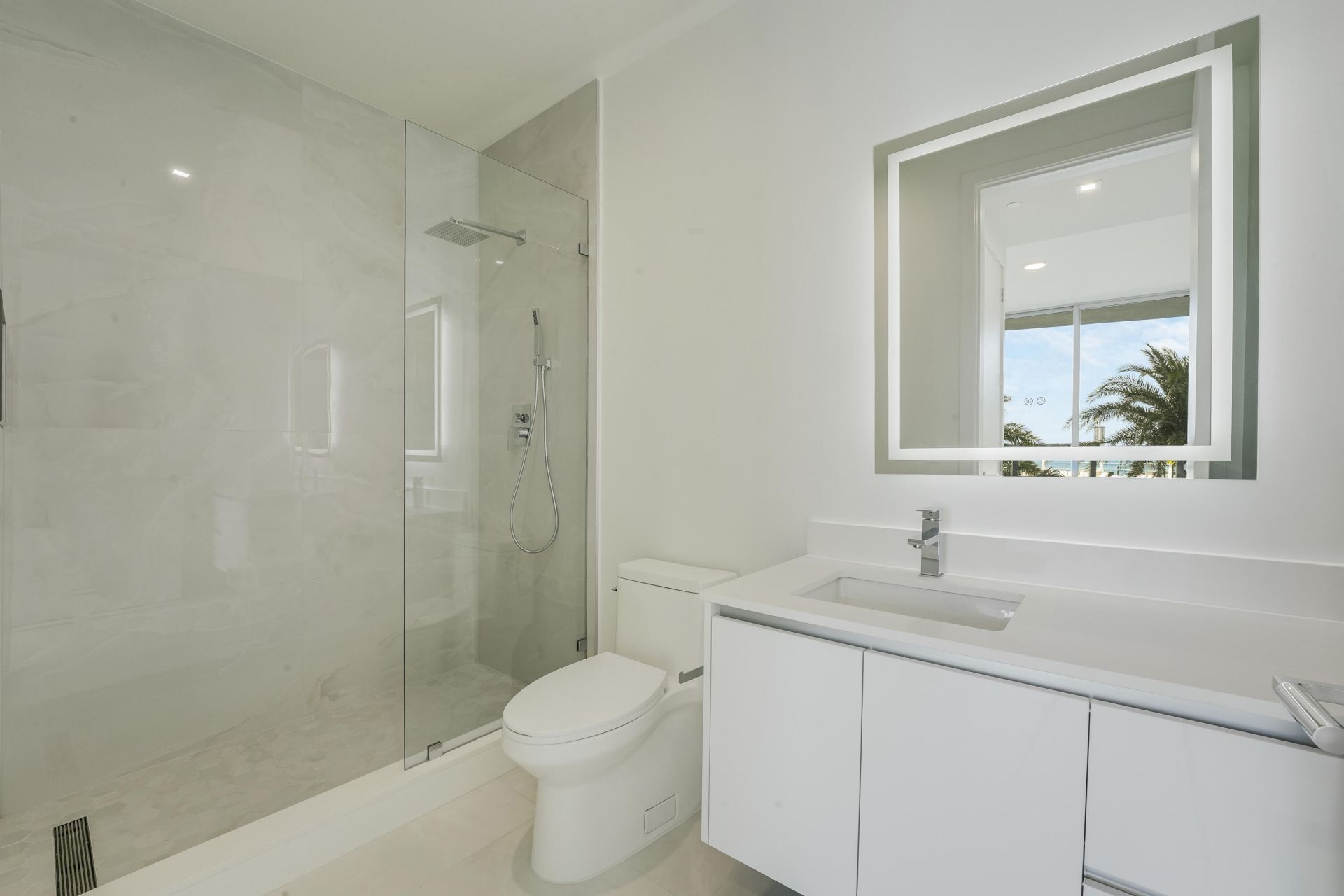 220 Lake Shore Drive, Unit 704, Lake Park, FL 33403 Photo