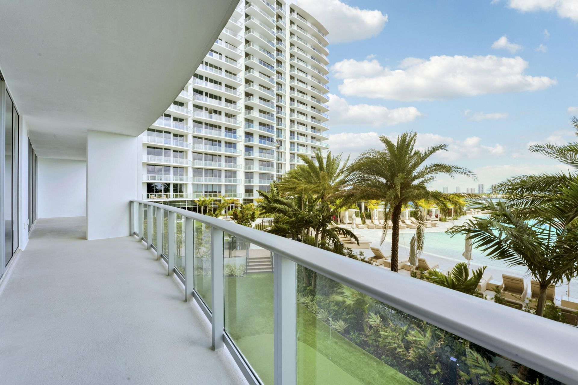 220 Lake Shore Drive, Unit 704, Lake Park, FL 33403 Photo
