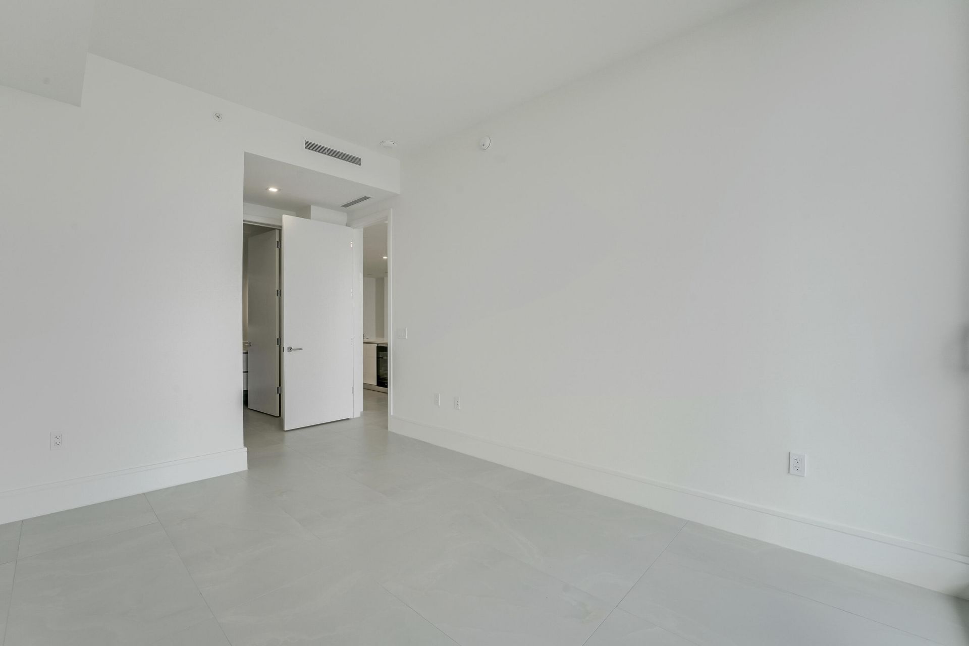 220 Lake Shore Drive, Unit 704, Lake Park, FL 33403 Photo