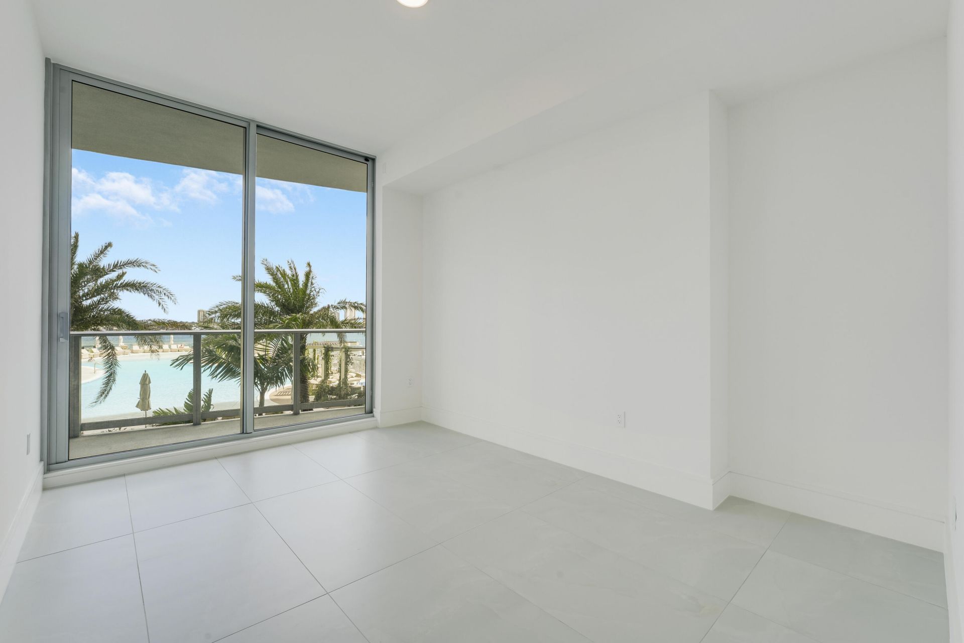 220 Lake Shore Drive, Unit 704, Lake Park, FL 33403 Photo