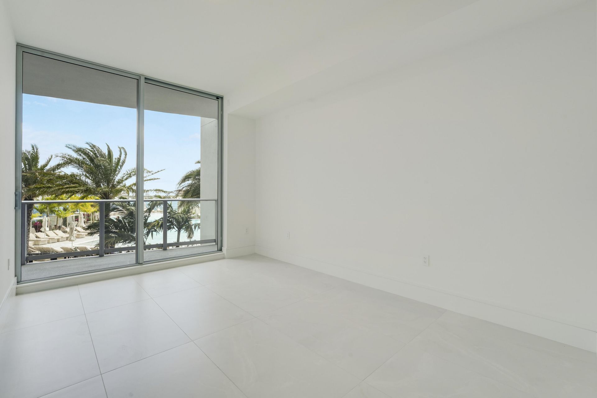 220 Lake Shore Drive, Unit 704, Lake Park, FL 33403 Photo