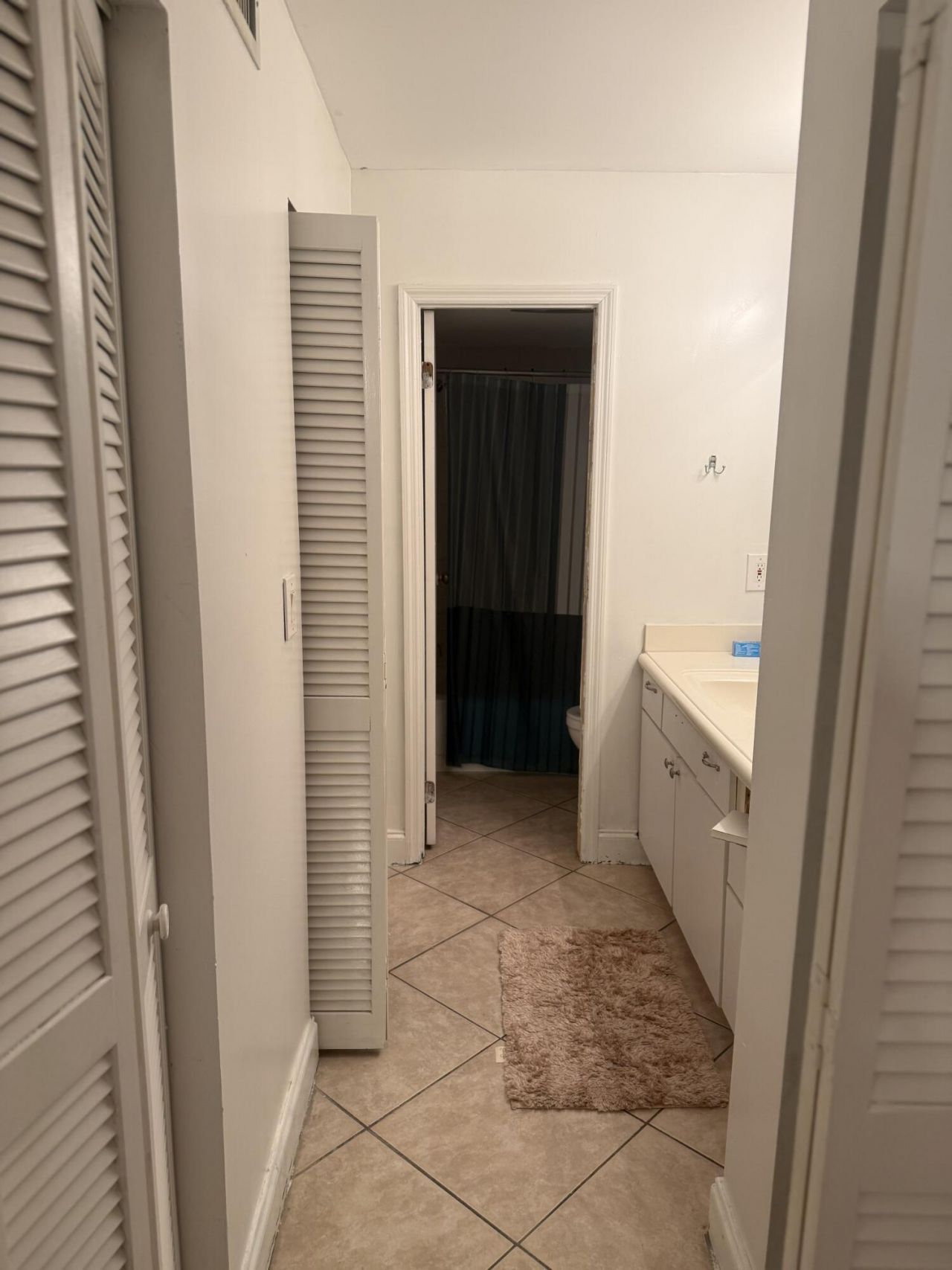 6301 N Falls Circle Drive, Unit 309, Lauderhill, FL 33319 Photo