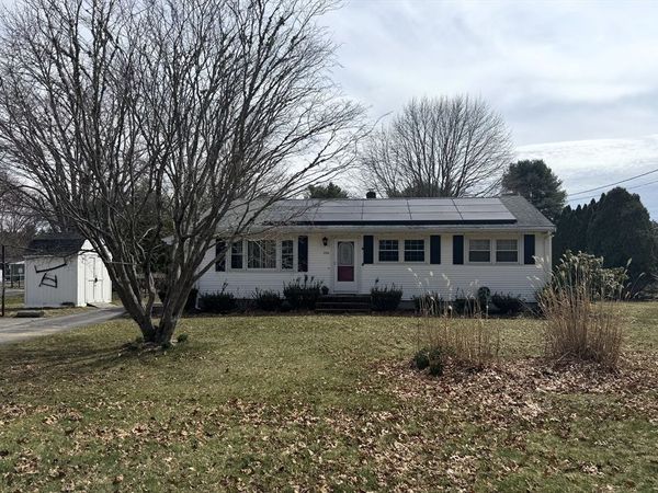 536 North Ave, Rochester, MA 02770