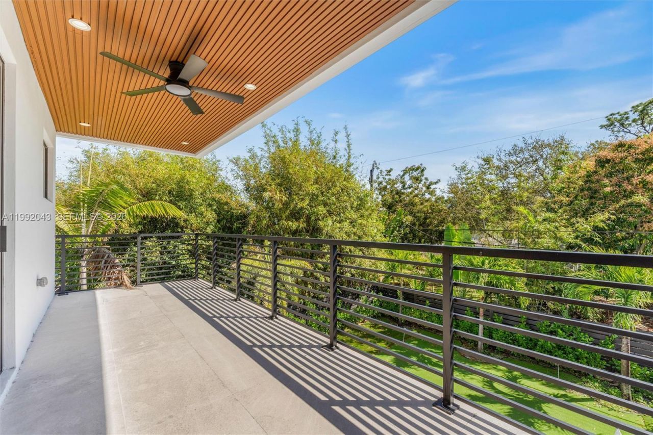 1122 NE 10th Ave , Unit B, Fort Lauderdale, FL 33304 Photo