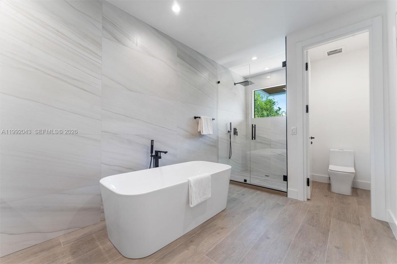 1122 NE 10th Ave , Unit B, Fort Lauderdale, FL 33304 Photo