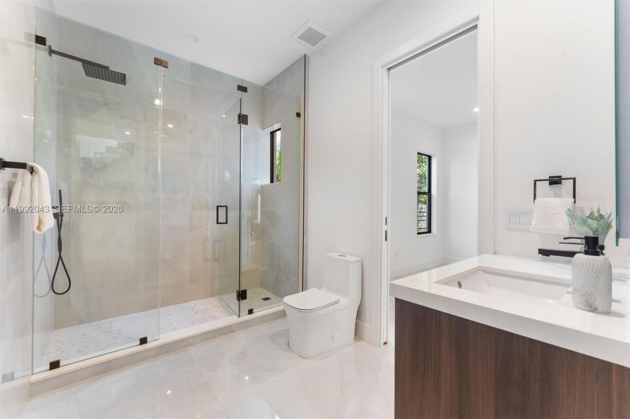 1122 NE 10th Ave , Unit B, Fort Lauderdale, FL 33304 Photo