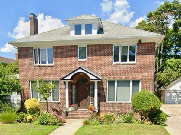128 Hards Lane , Lawrence, NY 11559