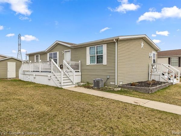 24702 Manchester, Flat Rock, MI 48134