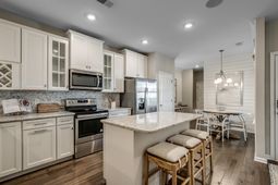 2642 Hartington St photo 4