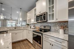 2642 Hartington St photo 4
