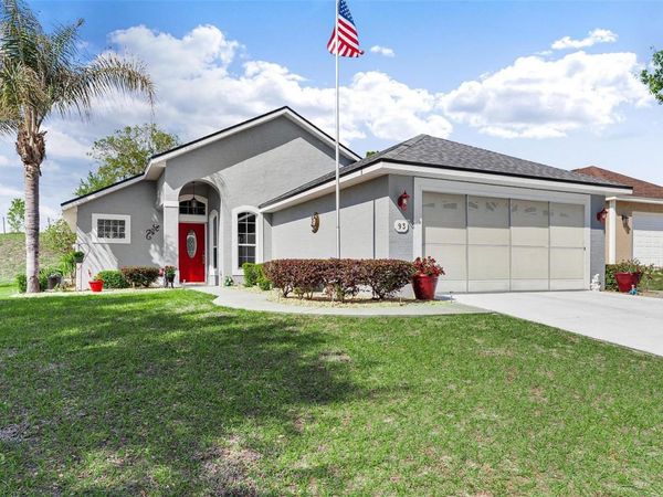 93 FAIRWAY CIRCLE , UMATILLA, FL 32784